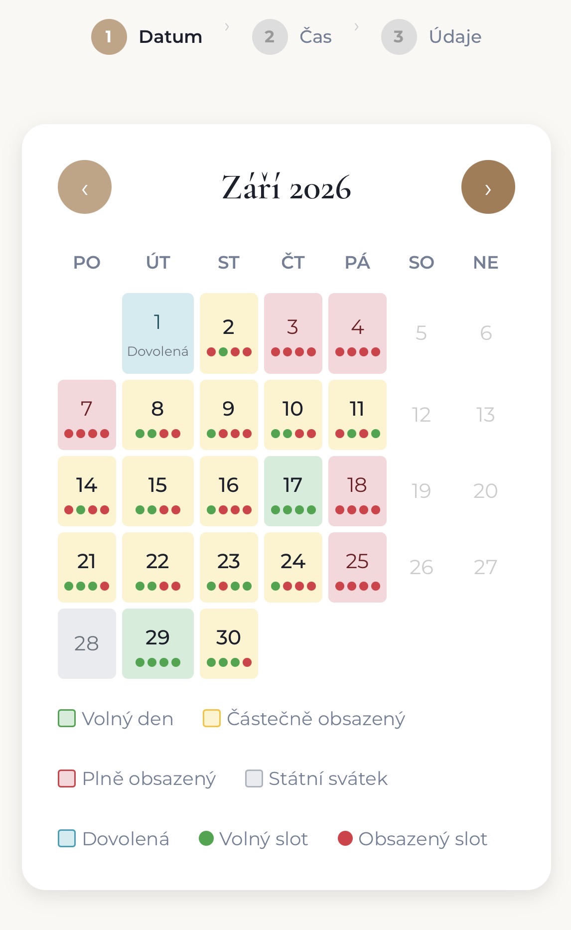 Přehledný barevný kalendář s výběrem volného termínu